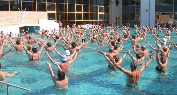 Motion tips för vattengymnastik. Skapa egna program aqua aerobics.