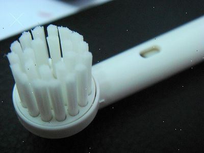 Hur att borsta tänderna med sonicare. Det är viktigt att ha god personlig hygien.